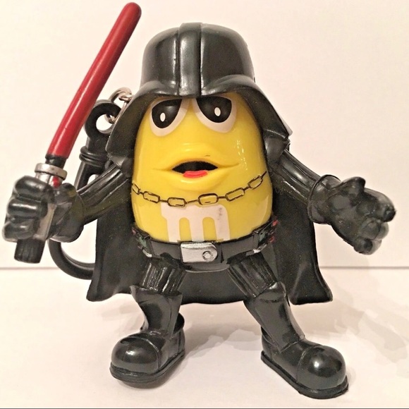 Star Wars Darth Vader M & M Mars Yellow Peanut Flashlight KeyChain - Picture 6 of 6